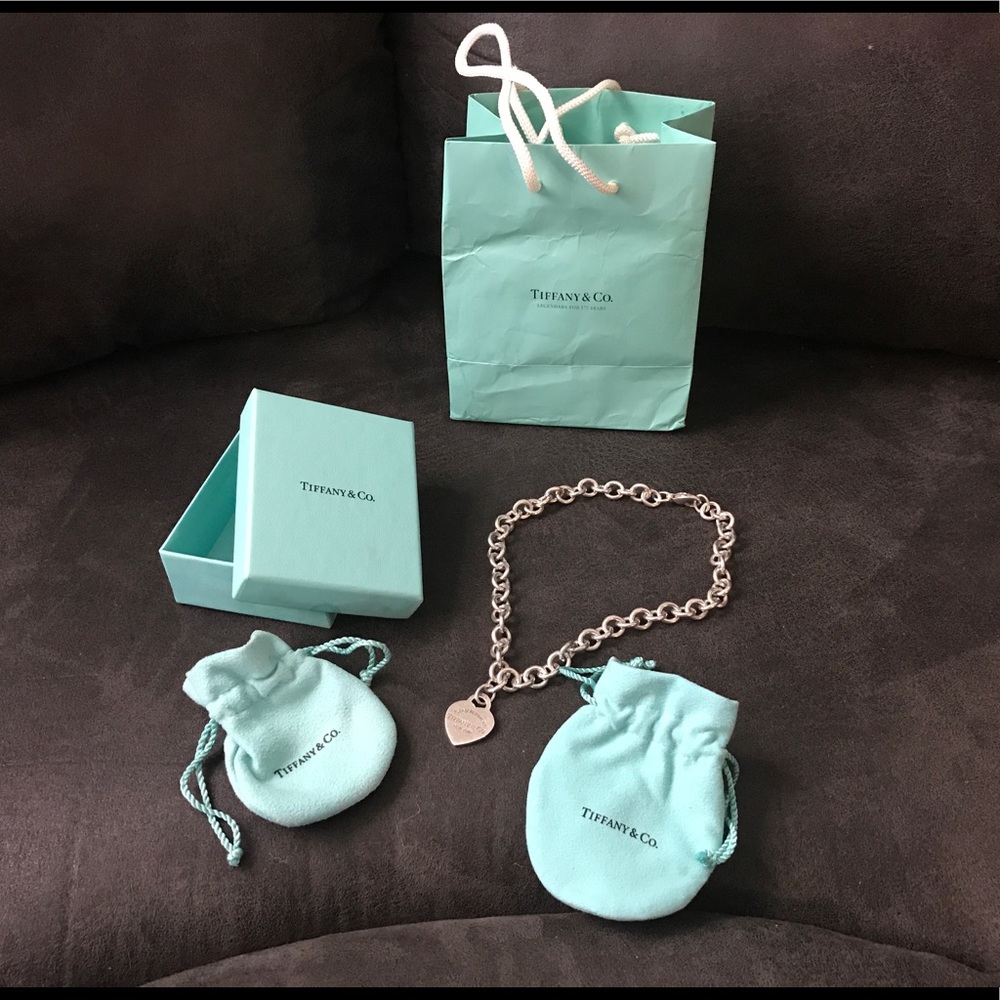 Tiffany & Co necklace. Return to Tiffany Tag